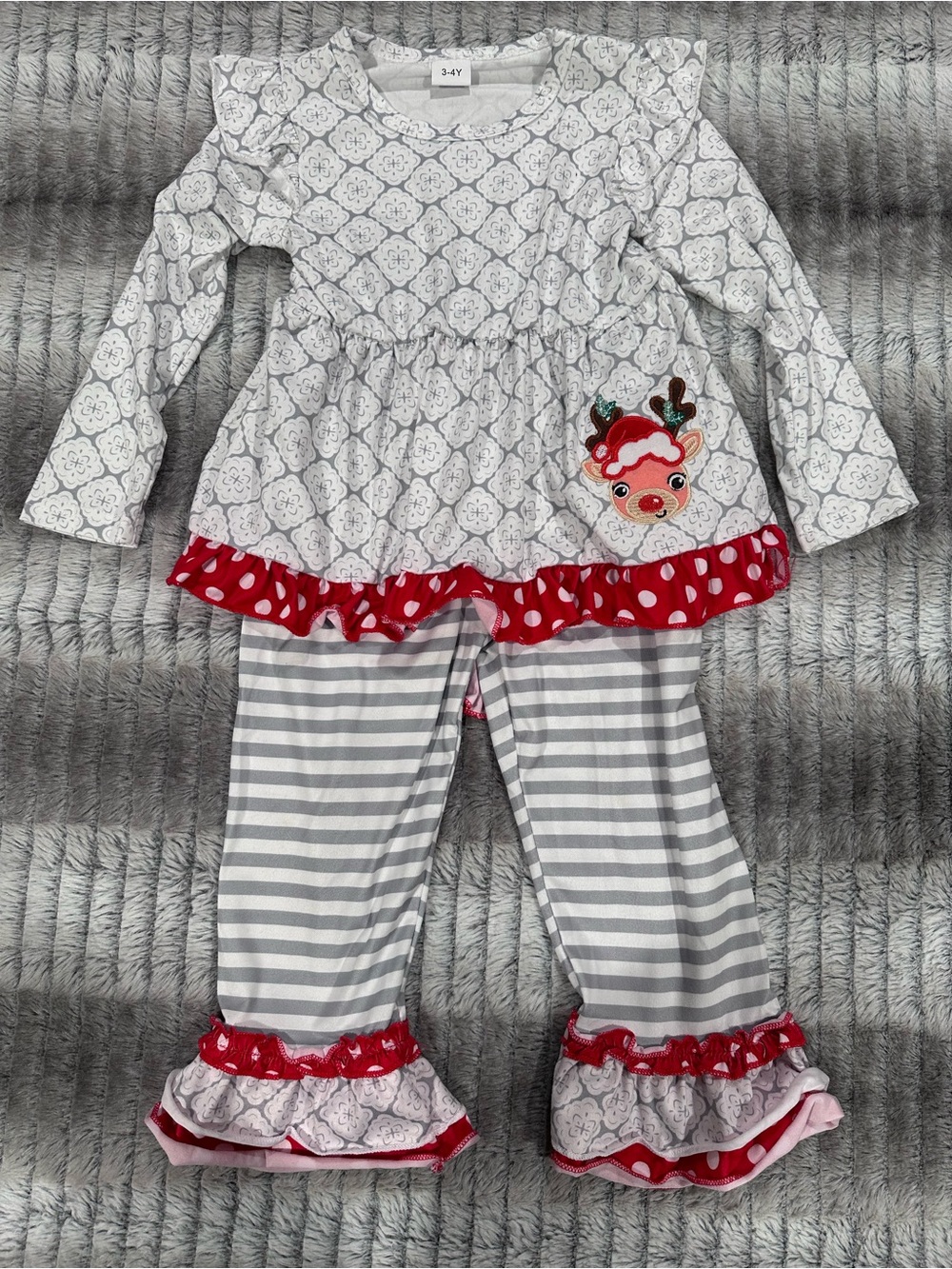 Boutique Girls 2 Piece Outfit
Size 3-4 years